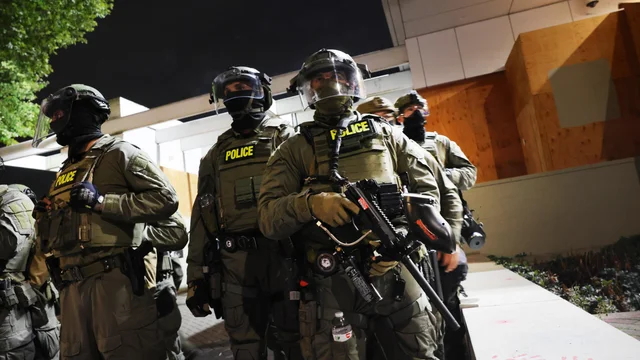 Agentes federales de inmigración lanzan operativos en Charlotte, EE.UU.