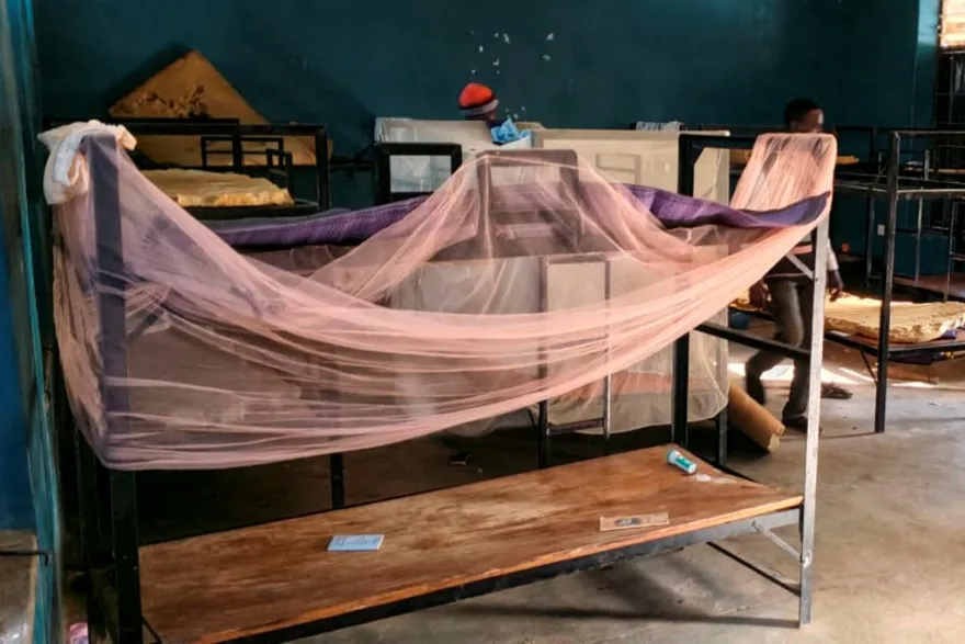 Hombres armados secuestran más de 300 niños de una escuela