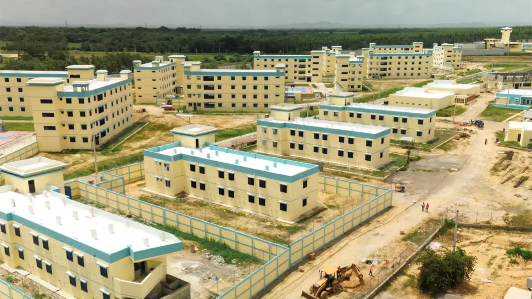 Asciende a más de 900 la cantidad de privados de libertad trasladados desde La Victoria a Las Parras