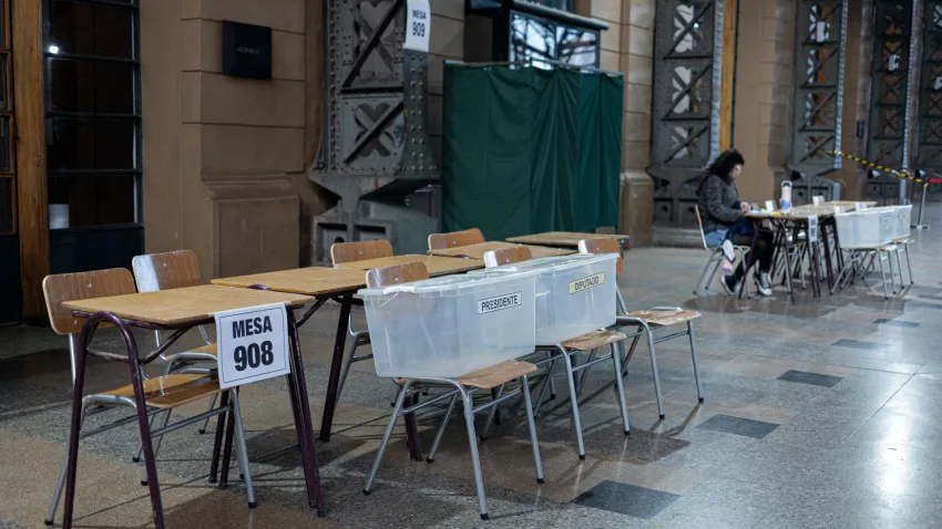Abren los centros de votación en Nueva York para las elecciones presidenciales en Chile