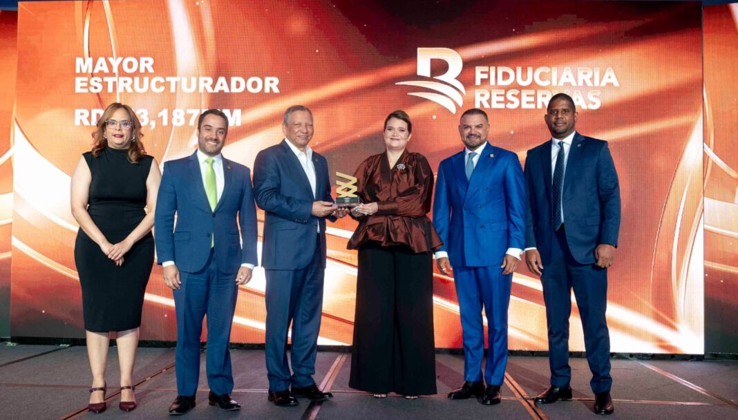 Reconocen a Fiduciaria Reservas como Mayor Estructurador del mercado de valores en RD