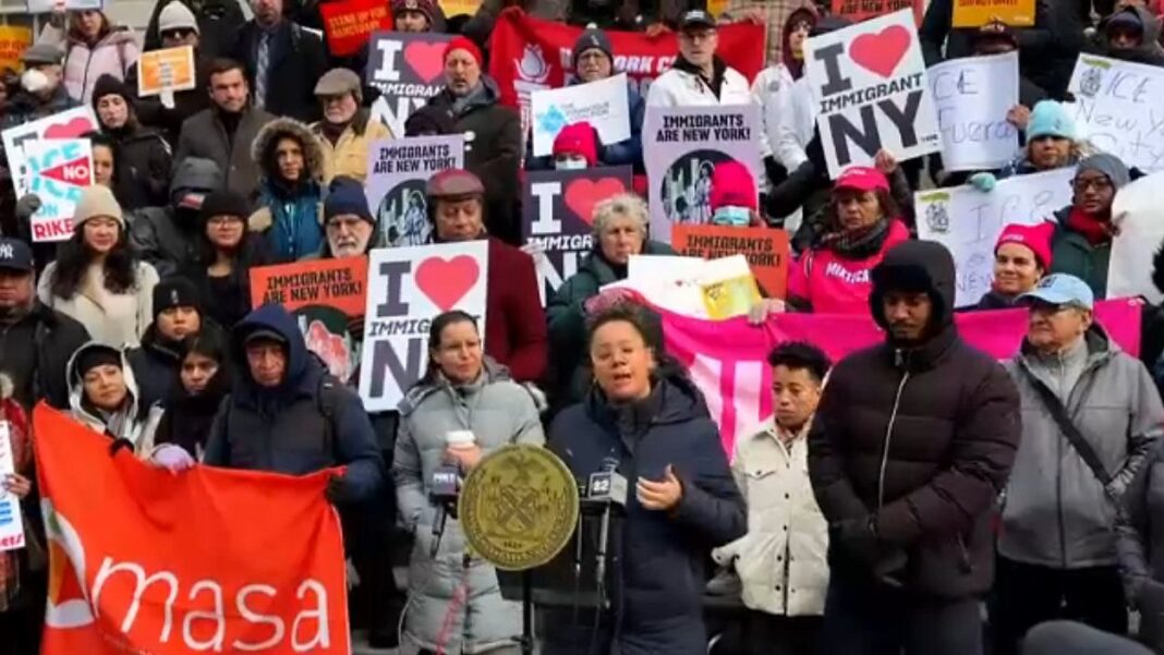 Legisladores en Nueva York avanzan para fortalecer las leyes de ciudad santuario