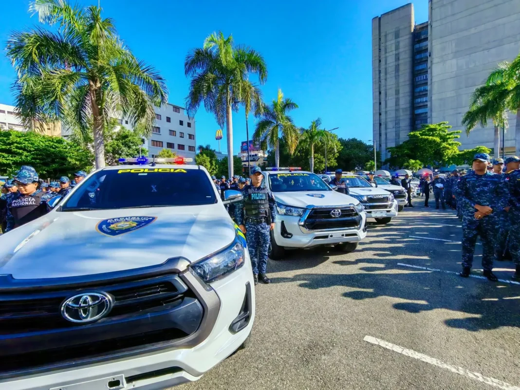 Policía dominicana lanza operativo navideño a pocos días de pagar el doble sueldo