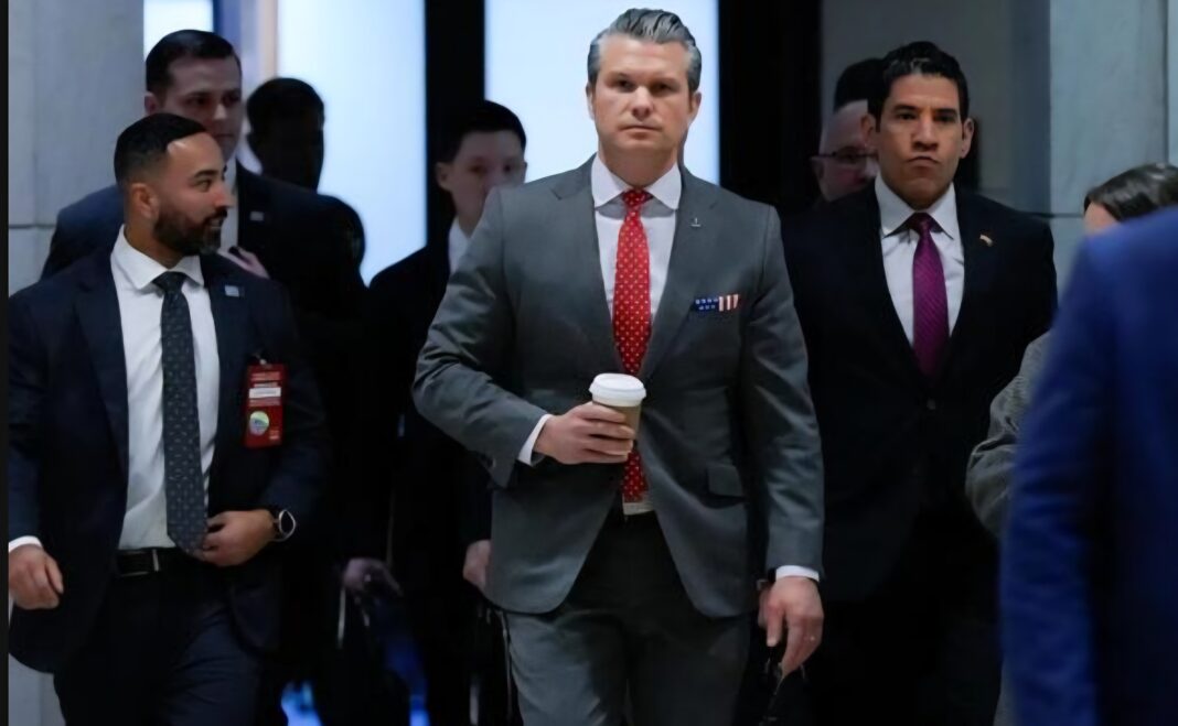 Senado de EEUU aprueba proyecto de defensa que pide a Hegseth publicar videos de ataques a botes