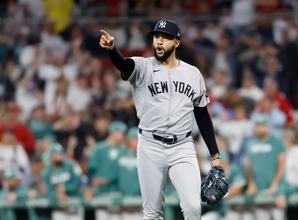 Devin Williams critica a los fanáticos de los Yankees al firmar un contrato de 51 millones de dólares con los Mets: «Seguro que están enojados»
