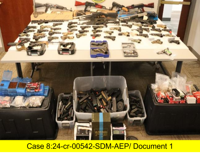 Condenan a 10 años de prisión a hombre que traficaba armas desde Florida hacia RD y Haití