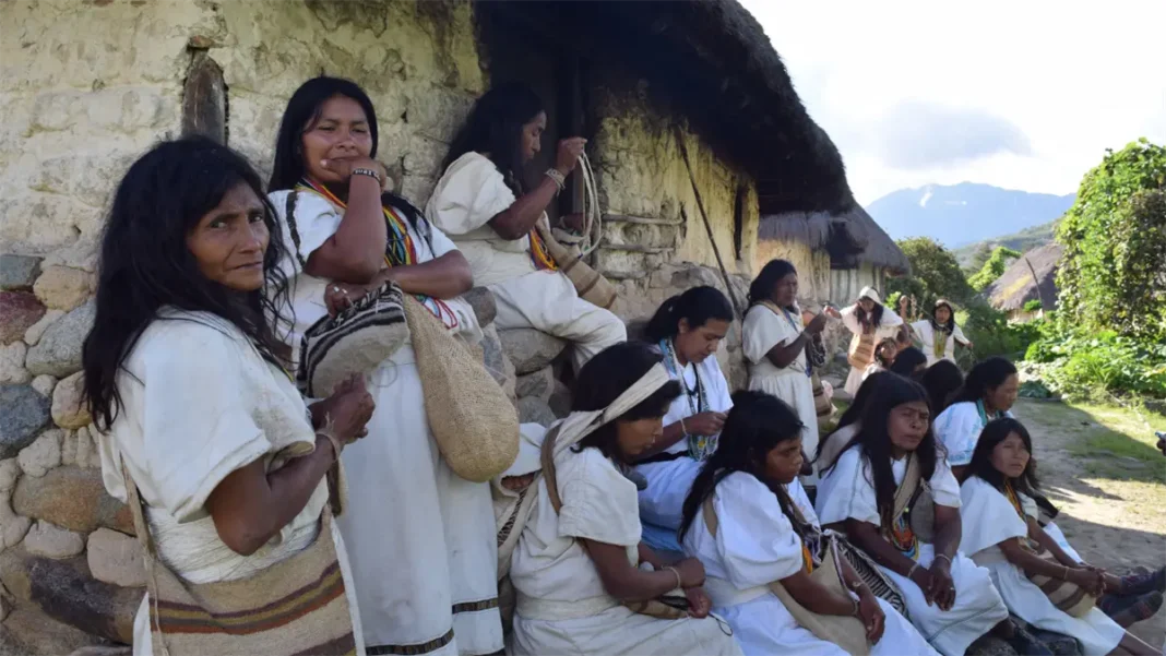 Asesinan a una maestra colombiana de un pueblo indígena en la Sierra Nevada de Santa Marta