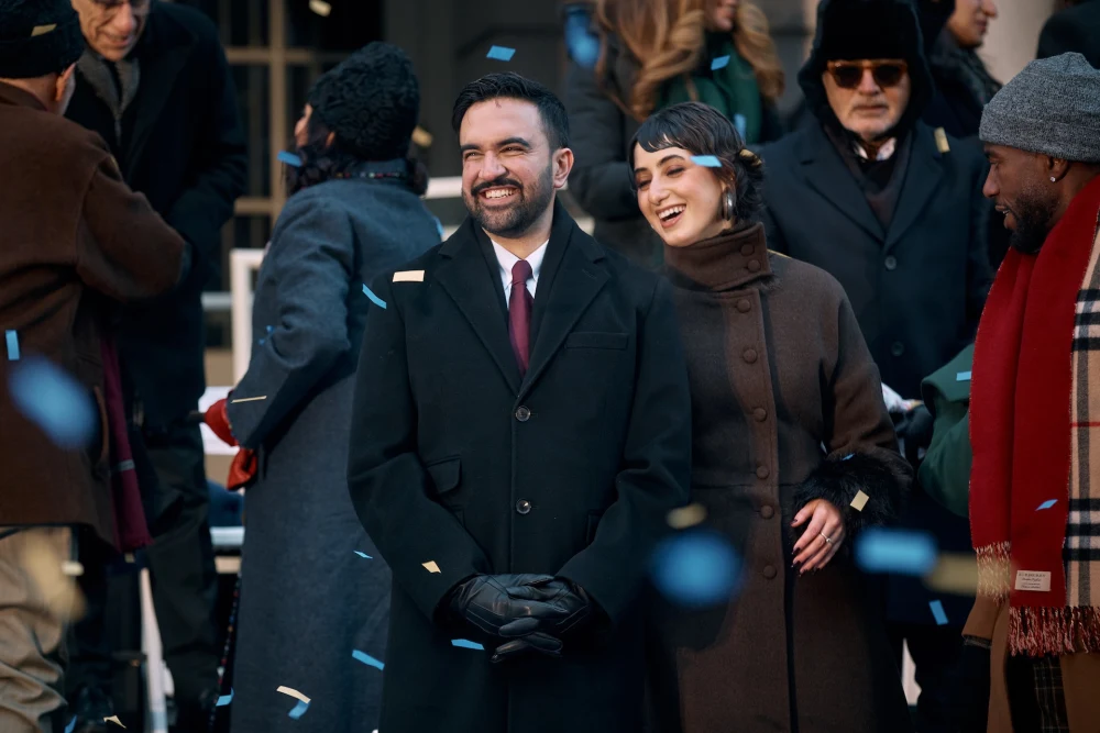 Mamdani firma sus primeras órdenes como alcalde de Nueva York para facilitar el acceso a la vivienda y anular decretos de Adams