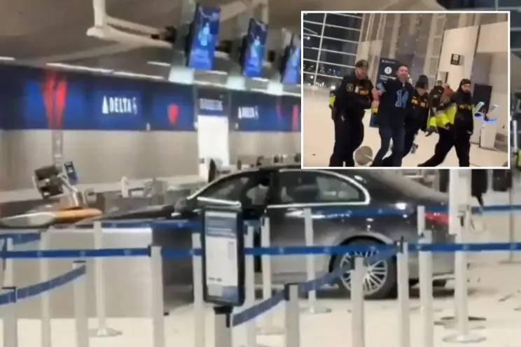 Conductor se estrella en la terminal del Aeropuerto de Detroit y es detenido por la policía en una escena impactante