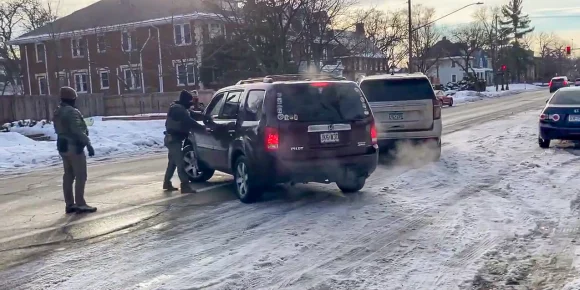 El oficial de ICE que mató a mujer en Minnesota es un veterano que trabajó más de una década para el DHS