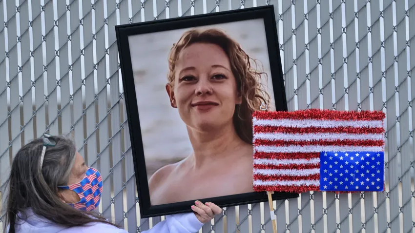 Al menos tres fiscales renuncian a investigación sobre el mortal operativo de ICE en Minneapolis