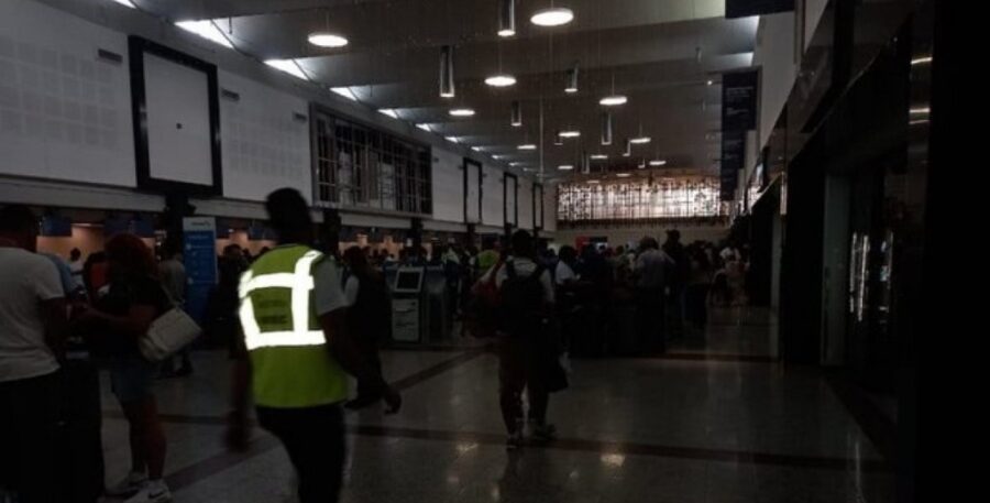 Retrasos en AILA llevan al Gobierno dominicano a evaluar demanda contra Vinci Airports,