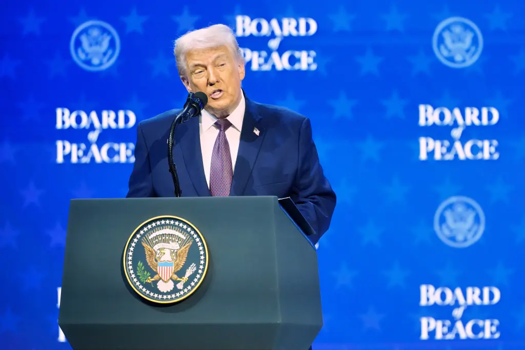 Trump afirma que «Irán quiere hablar y hablaremos» al presentar la Junta de Paz