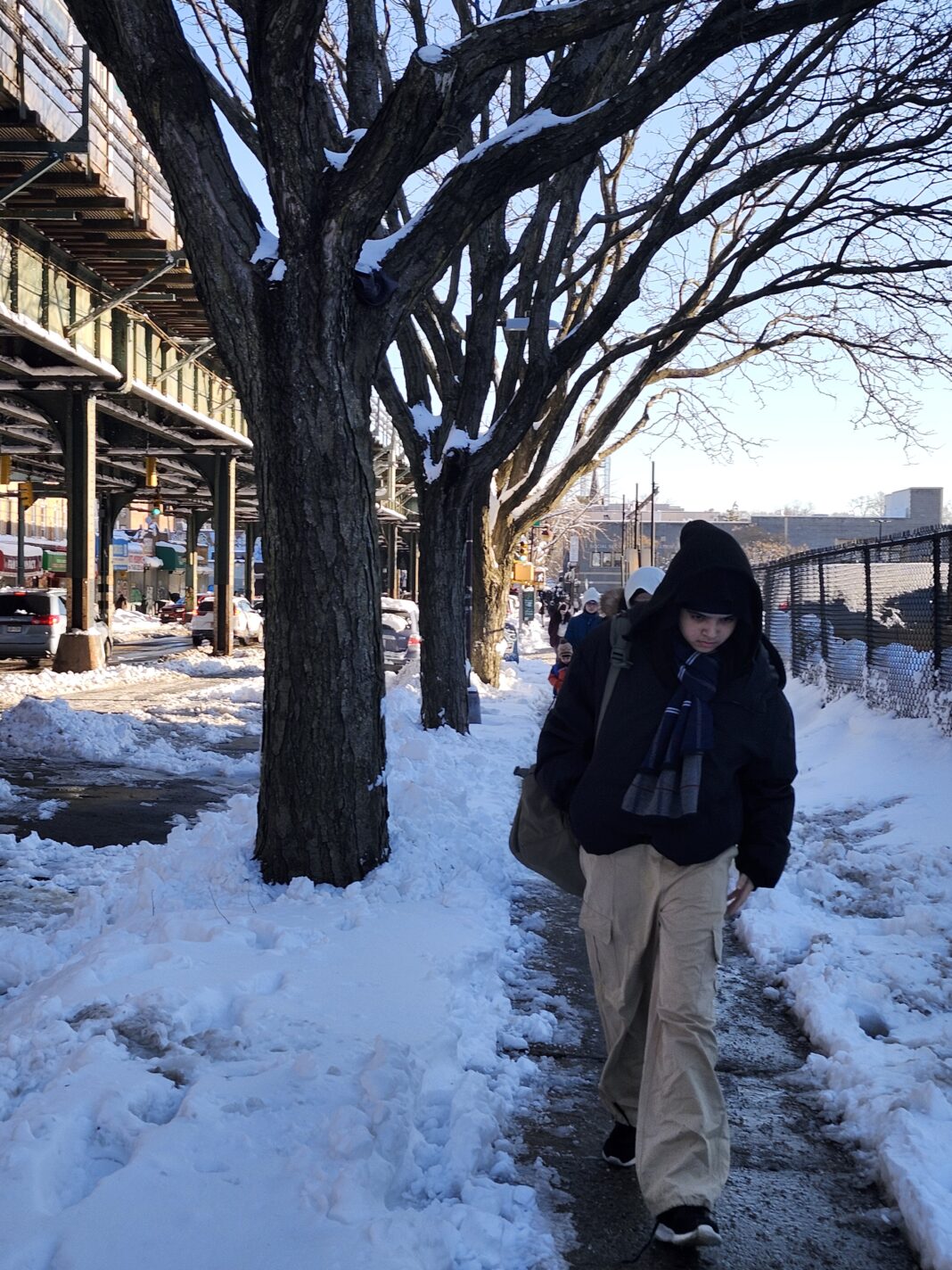 Alcalde Zohran Mamdani recibe duras criticas al ordenar reinicio clases en las escuelas públicas de Nueva York a pocas horas de finalizar tormenta que dejó hasta 2 pies de nieve