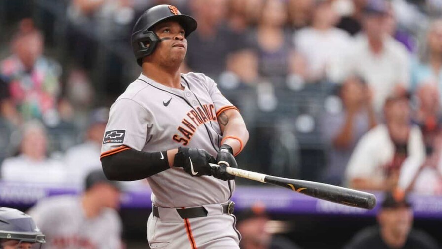 Molestia muscular frena a Rafael Devers en juego de primavera