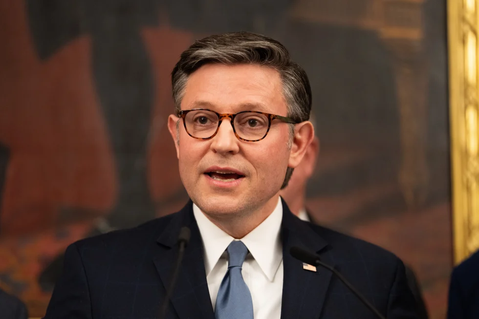 Presidente Cámara de Representantes enfrenta decisiones difíciles a medida que se prolonga el cierre parcial del gobierno y se profundiza el debate sobre ICE