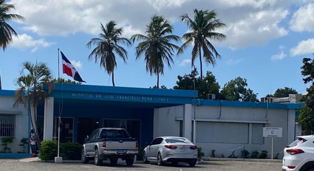 Fachada Hospital Materno Infantil Dr. José Francisco Peña Gómez. (Foto: Gullen Peralta).
