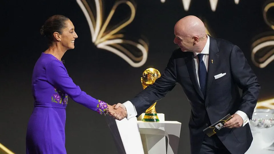 FIFA confirma el Mundial en México y enviará un equipo al país para revisar temas de seguridad y tránsito, dice Sheinbaum