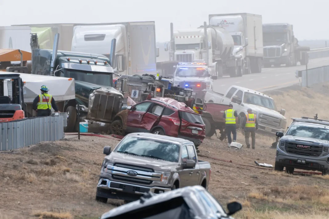 Choque múltiple deja 4 muertos en Colorado
