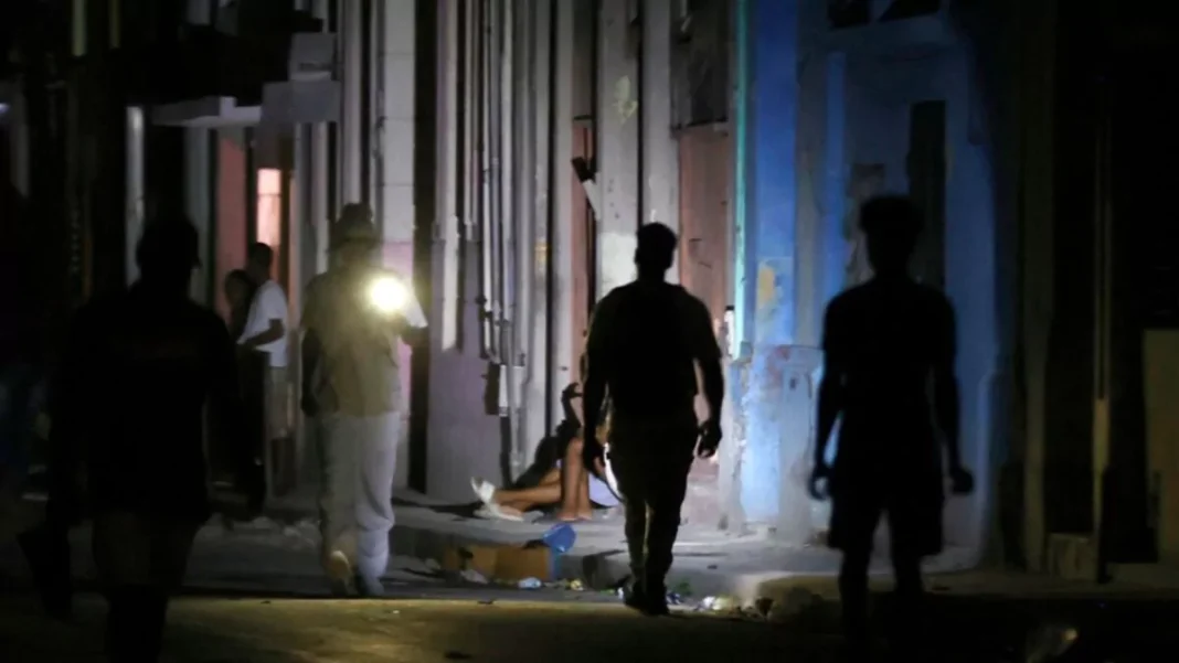 Hasta un 62 % de Cuba quedará este lunes a la vez en apagón por la crisis energética