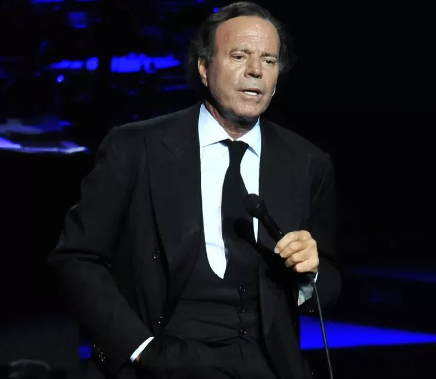 Julio Iglesias rompe el silencio y demanda a elDiario.es por graves acusaciones