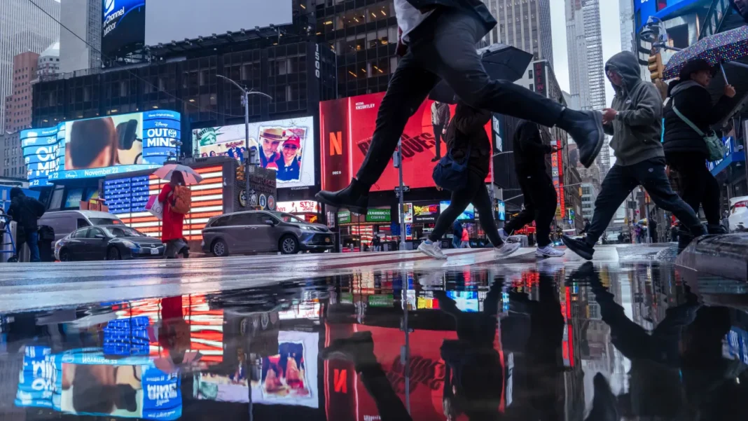 Menos turistas extranjeros en Nueva York por retórica de Trump; esperan revertir con el Mundial 2026 hasta 66 millones de visitantes anuales