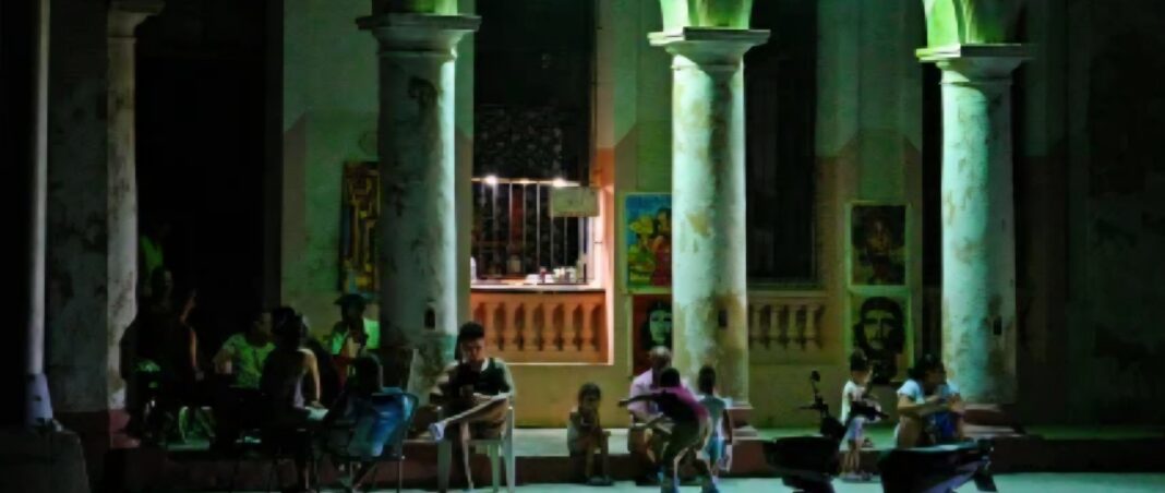 EE.UU. dice que Cuba tiene prohibido recibir petróleo ruso mientras dos cargueros se dirigen a la isla