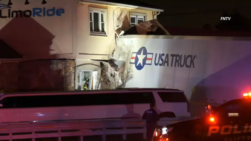Un camión se sale de la autopista y se estrella contra un edificio en Nueva Jersey Un camión se sale de la autopista y se estrella contra un edificio en Nueva Jersey