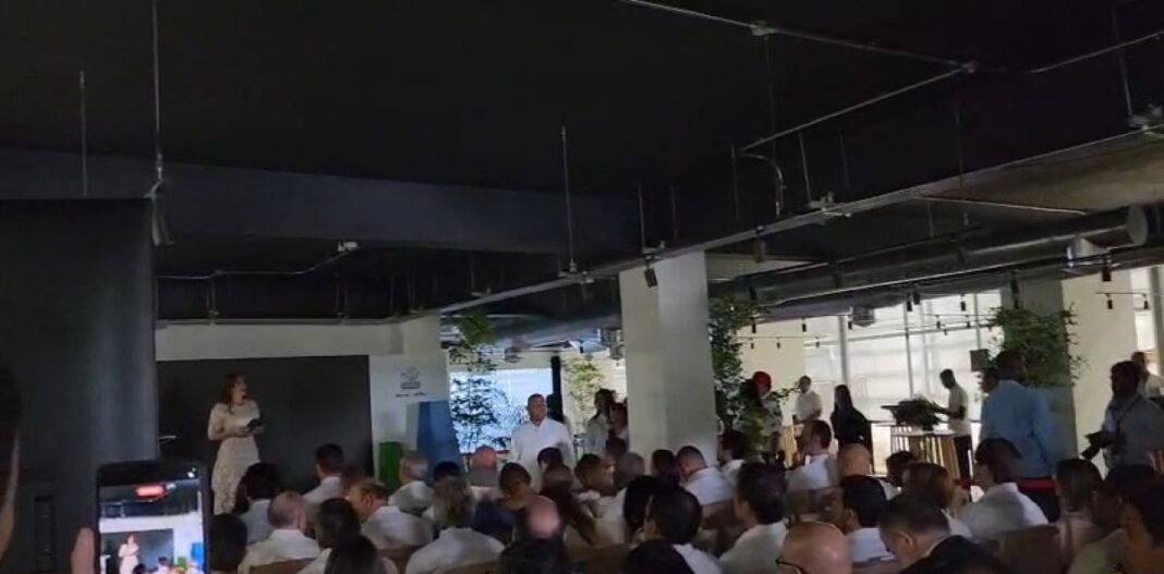 Se registra apagón en actividad encabezada por el presidente Luis Abinader: ¿qué lo ocasionó? Se registra apagón en actividad encabezada por el presidente Luis Abinader: ¿qué lo ocasionó?