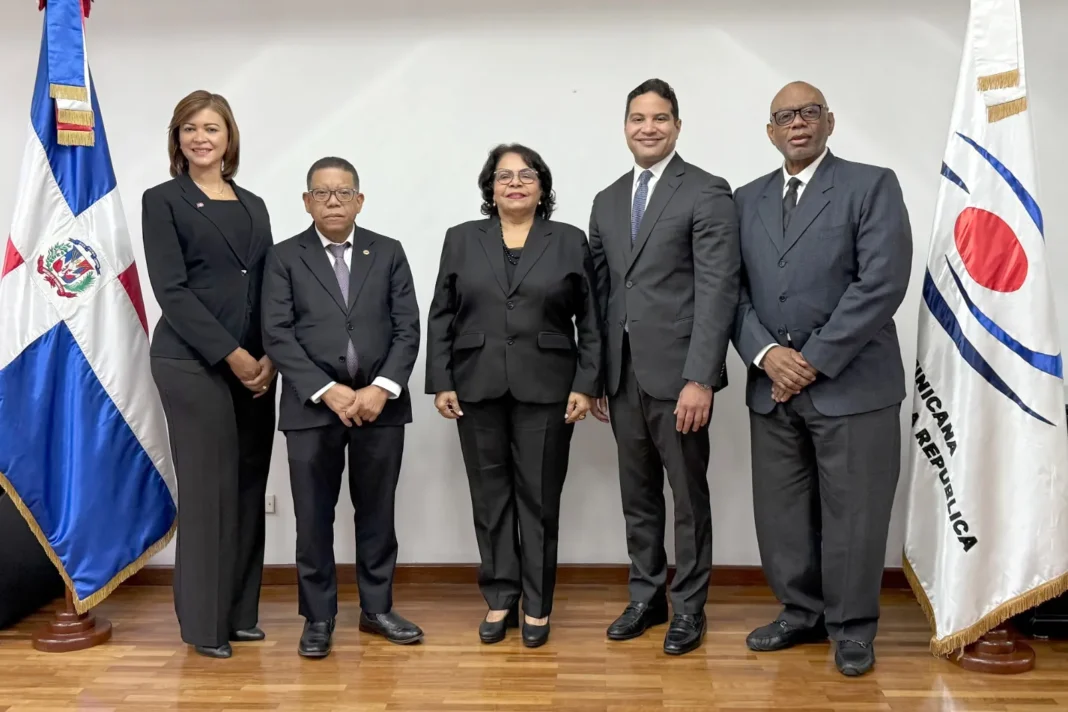 Pleno de la Cámara de Cuentas se aumenta hasta un 50 % de salario Pleno de la Cámara de Cuentas se aumenta hasta un 50 % de salario