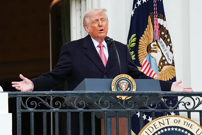 Trump estima que Estados Unidos terminará su intervención en Irán en 2 o 3 semanas.