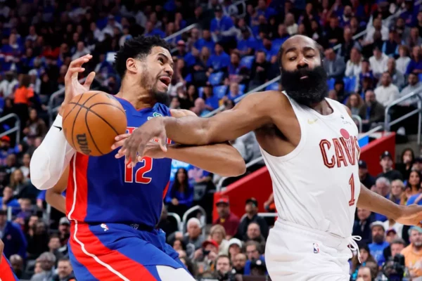 James Harden anota 30 puntos y los Cavaliers remontan ante los Pistons James Harden anota 30 puntos y los Cavaliers remontan ante los Pistons
