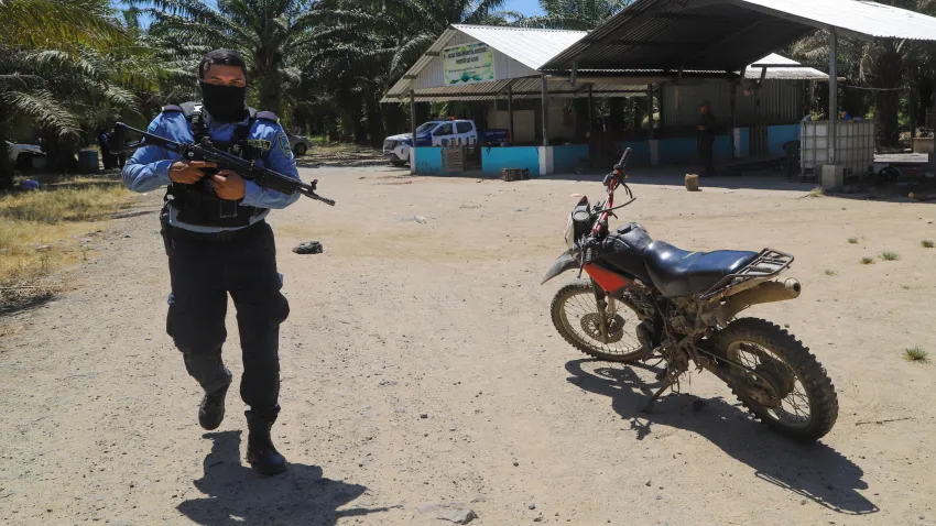 Ataques a balazos dejan al menos 25 muertos en Honduras; seis eran policías Ataques a balazos dejan al menos 25 muertos en Honduras; seis eran policías