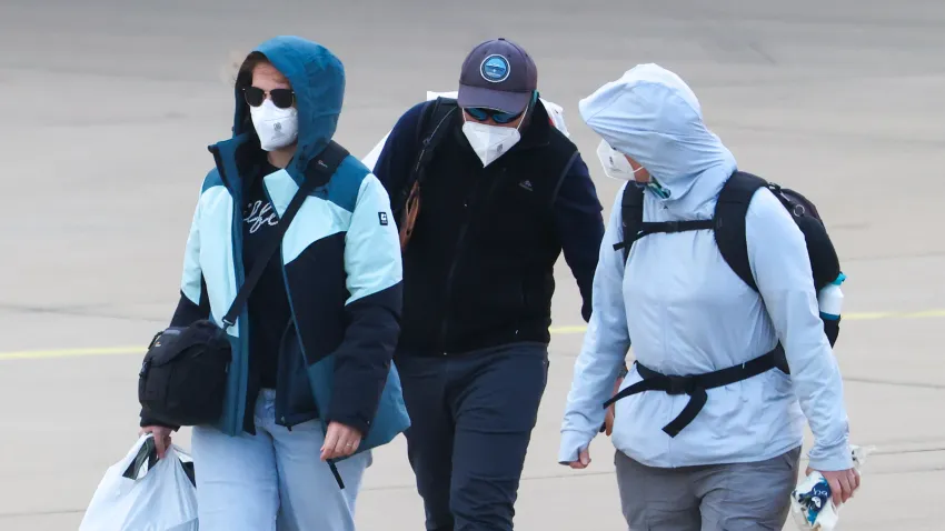 Una persona de EEUU da positivo por hantavirus tras bajar del crucero afectado Una persona de EEUU da positivo por hantavirus tras bajar del crucero afectado