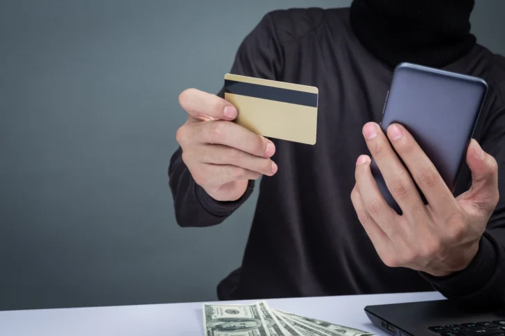 Ex empleado privado robó RD$60 millones a cuentas de clientes de un banco en RD Ex empleado privado robó RD$60 millones a cuentas de clientes de un banco en RD