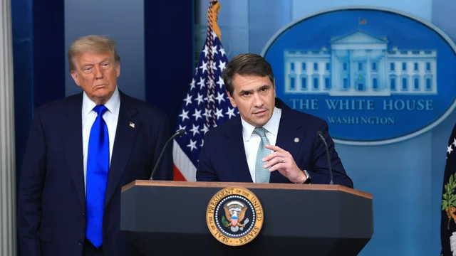 ¿Es legal el fondo de Trump de más de 1.700 millones de dólares para la lucha contra la militarización de armas? Los expertos dan su opinión. ¿Es legal el fondo de Trump de más de 1.700 millones de dólares para la lucha contra la militarización de armas? Los expertos dan su opinión.