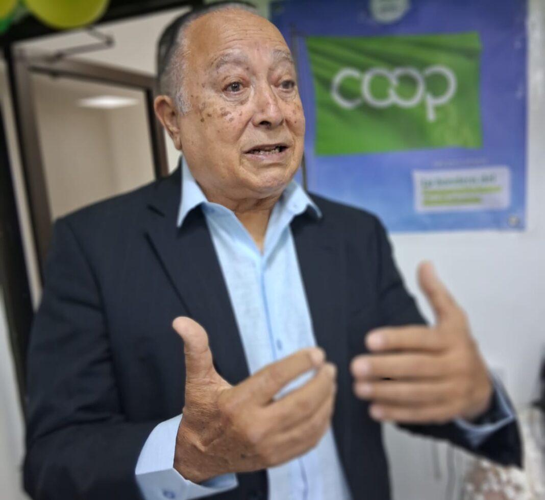 Ex general denuncia políticos delincuentes de San Cristóbal impiden resolver ocupación de terrenos en La Pared de Haina; solicita el gobierno ofrezca títulos a los ocupantes Ex general denuncia políticos delincuentes de San Cristóbal impiden resolver ocupación de terrenos en La Pared de Haina; solicita el gobierno ofrezca títulos a los ocupantes