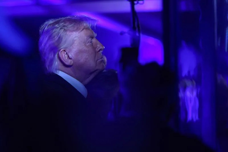 Trump afirma que Irán derribó un helicóptero estadounidense y promete responder Trump afirma que Irán derribó un helicóptero estadounidense y promete responder