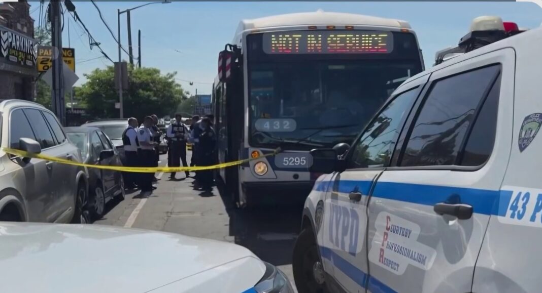 Identifican al hombre que murió baleado en un autobús de la MTA en El Bronx Identifican al hombre que murió baleado en un autobús de la MTA en El Bronx
