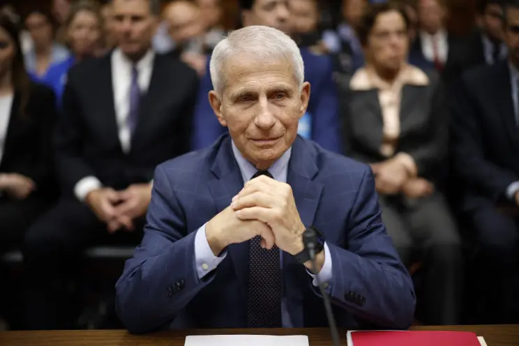 El encubrimiento de los orígenes de la COVID-19 en torno a Anthony Fauci está muy arraigado en nuestra comunidad de inteligencia. El encubrimiento de los orígenes de la COVID-19 en torno a Anthony Fauci está muy arraigado en nuestra comunidad de inteligencia.