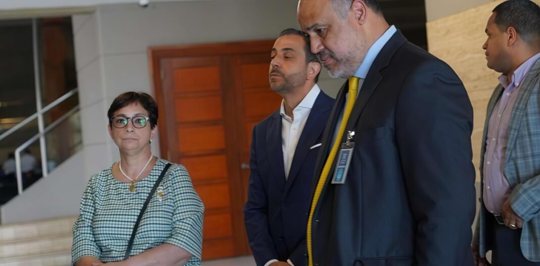 Tribunal define este lunes si hermanos Espaillat irán a juicio de fondo por tragedia Jet Set Tribunal define este lunes si hermanos Espaillat irán a juicio de fondo por tragedia Jet Set