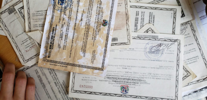 Denuncian médico falsifica firma para dar actas a haitianos ilegales en La Altagracia Denuncian médico falsifica firma para dar actas a haitianos ilegales en La Altagracia