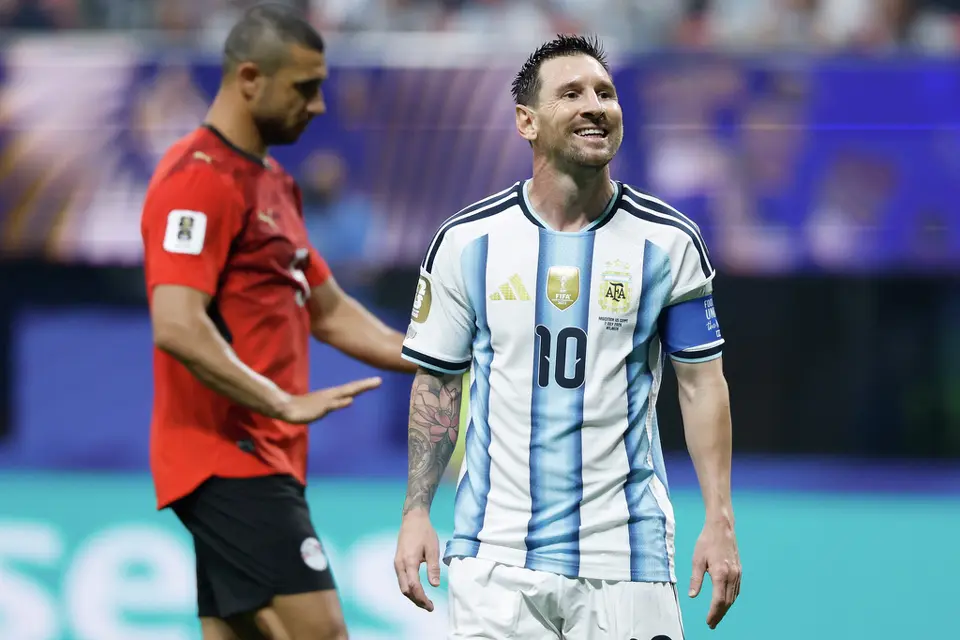 Argentina firma remontada dramática y gana 3-2 ante Egipto Argentina firma remontada dramática y gana 3-2 ante Egipto