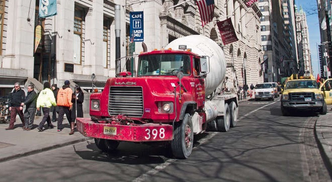 Aumentarían multas en NYC a conductores de camiones y autobuses dejen motor encendido por tres minutos en un mismo lugar Aumentarían multas en NYC a conductores de camiones y autobuses dejen motor encendido por tres minutos en un mismo lugar