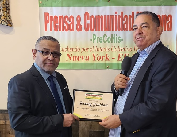 Ramón Mercedes y entidad Prensa & Comunidad Hispana Hispanade NY reconocen al periodista Jhonny Trinidad Ramón Mercedes y entidad Prensa & Comunidad Hispana Hispanade NY reconocen al periodista Jhonny Trinidad
