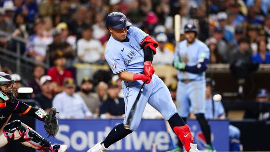 Okamoto pega su jonrón 22 e iguala marca de Ohtani como novato nacido en Japón Okamoto pega su jonrón 22 e iguala marca de Ohtani como novato nacido en Japón