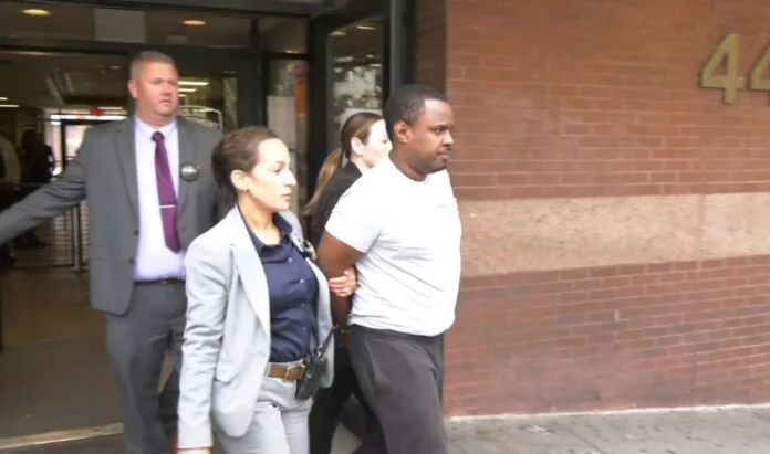 Detienen a un sospechoso por el tiroteo en El Bronx en el que murió Jacob Freytes, de 12 años, hijo de una sargento de la policia NYCHIJO DE UN SARGENTO D Detienen a un sospechoso por el tiroteo en El Bronx en el que murió Jacob Freytes, de 12 años, hijo de una sargento de la policia NYCHIJO DE UN SARGENTO D
