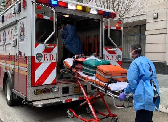 Tres muertos, ocho hospitalizados, 54 dados de alta y 74 enfermos en el East Side de Manhattan; dominicanos residen en área Tres muertos, ocho hospitalizados, 54 dados de alta y 74 enfermos en el East Side de Manhattan; dominicanos residen en área