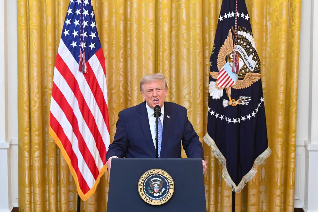 Trump resucita en un discurso a la nación el bulo del fraude electoral de 2020 y exagera la influencia de China en su derrota Trump resucita en un discurso a la nación el bulo del fraude electoral de 2020 y exagera la influencia de China en su derrota