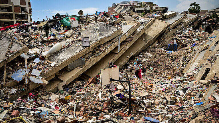 Sube a 3,685 la cifra de muertos por los terremotos en Venezuela Sube a 3,685 la cifra de muertos por los terremotos en Venezuela